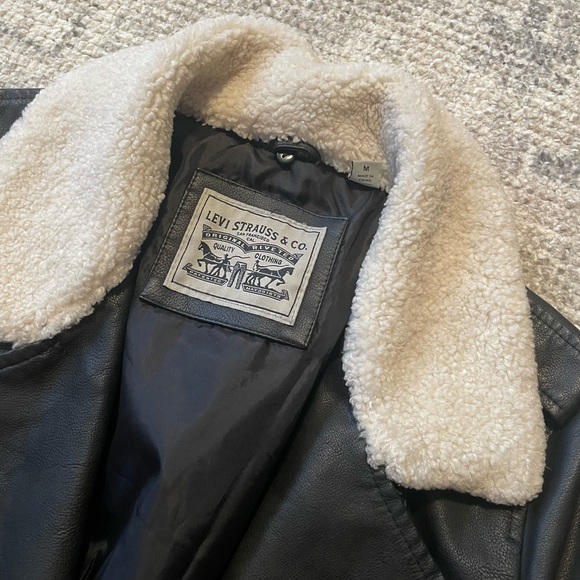 Levi’s Faux Leather Jacket NWOT - Picture 2 of 3